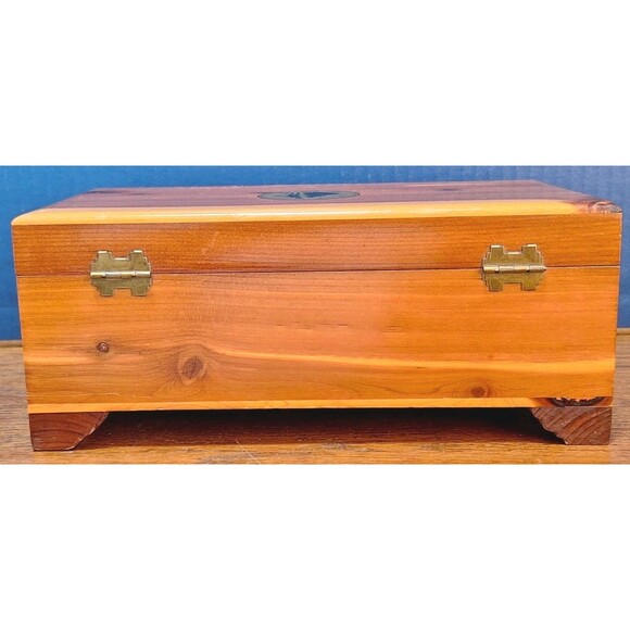 VTG Mid Century Peterson Bros Silhouette Cedar Jewelry Trinket Box Brass Clasp - Picture 5 of 8